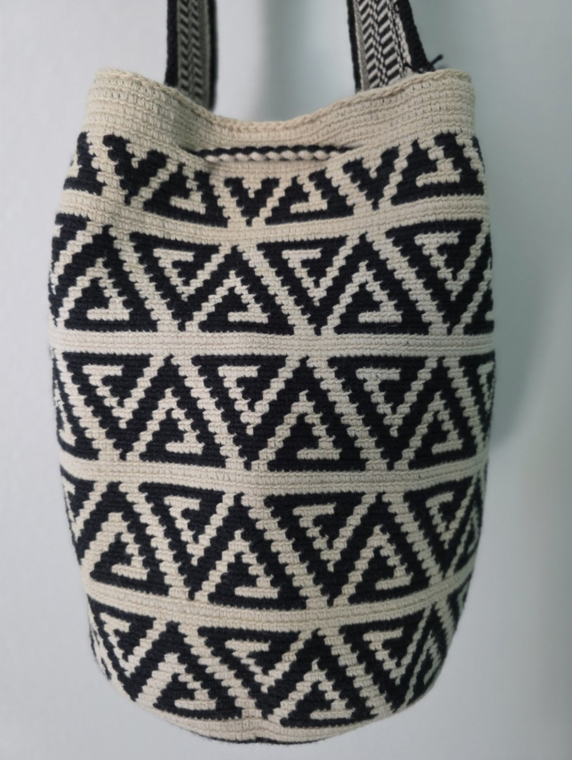 Echo Triangles - Authentic Handmade Wayuu Mochila Bag, Large