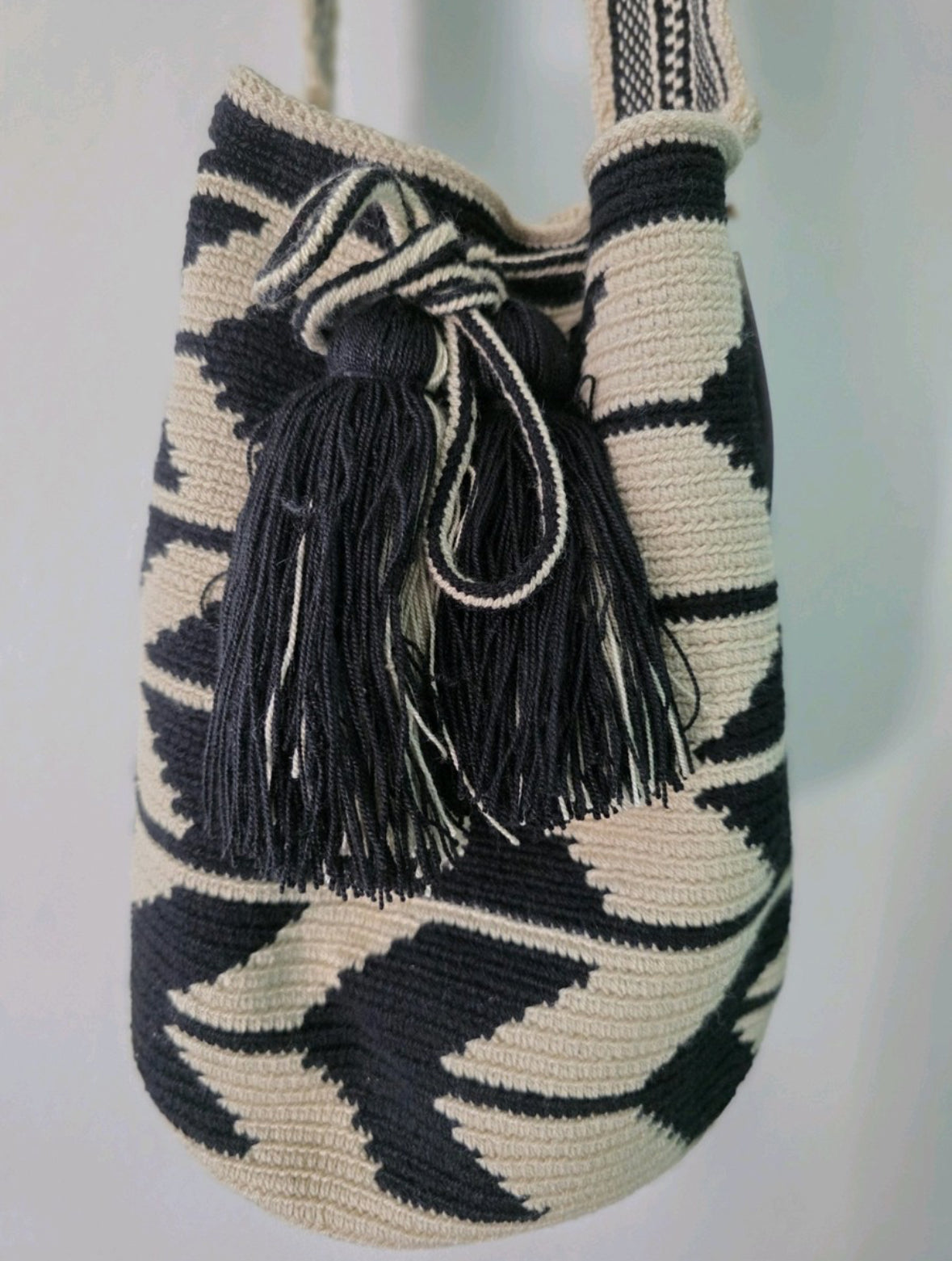 Arrow Path - Authentic Handmade Wayuu Mochila Bag, Large