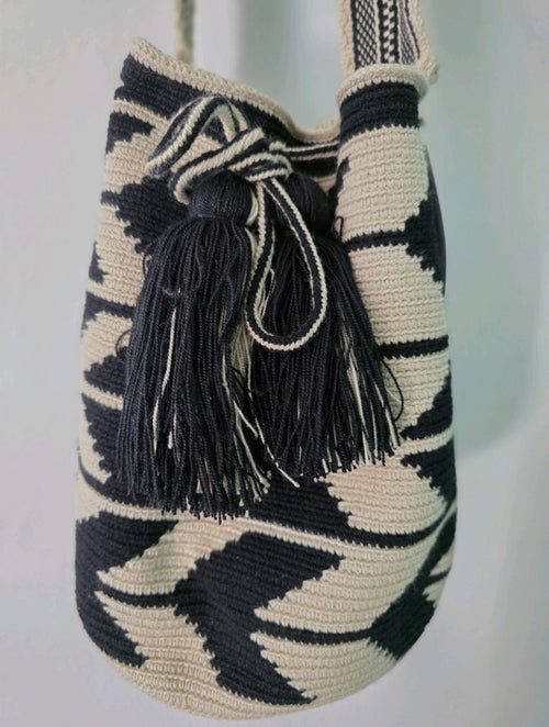 Arrow Path - Authentic Handmade Wayuu Mochila Bag, Large