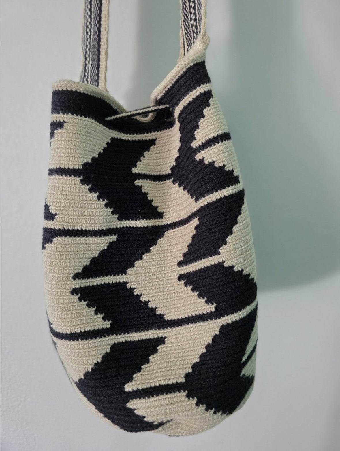 Arrow Path - Authentic Handmade Wayuu Mochila Bag, Large