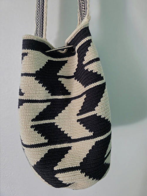 Arrow Path - Authentic Handmade Wayuu Mochila Bag, Large