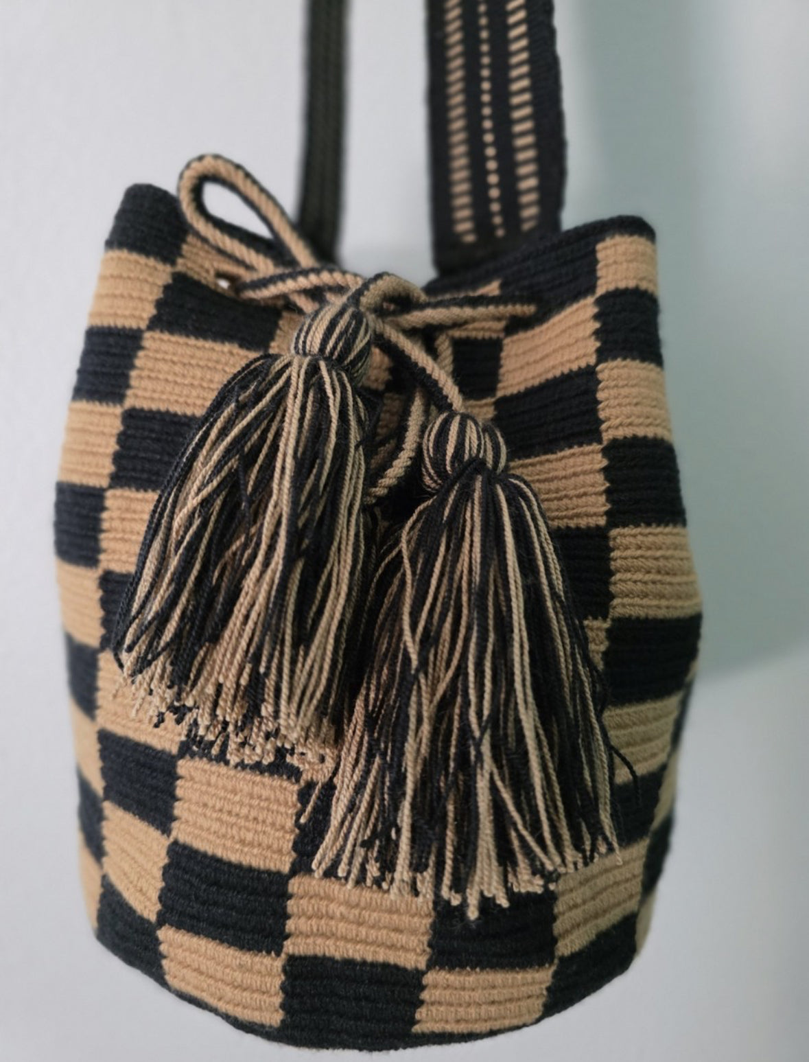 Cuadro Espresso - Handmade Wayuu Mochila Bag Medium Fair Trade